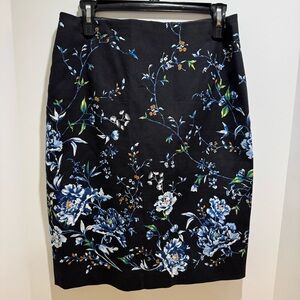 White House Black Market black with blue floral print pencil skirt Size 10